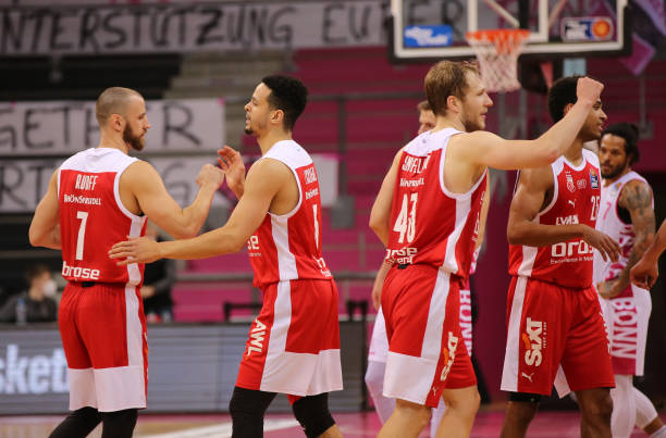 阵地推进以 阵地推进以