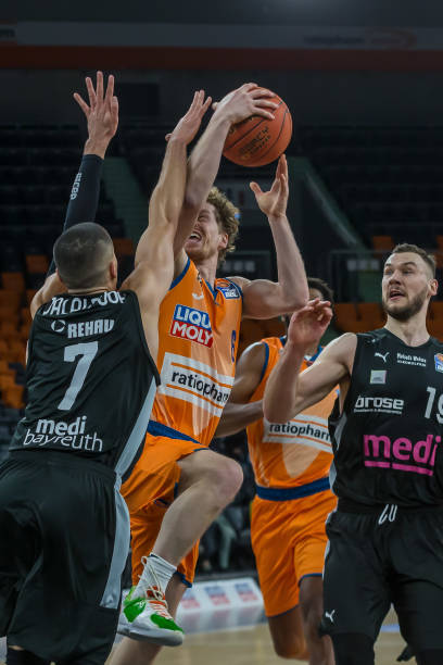 将更加艰难 将更加艰难